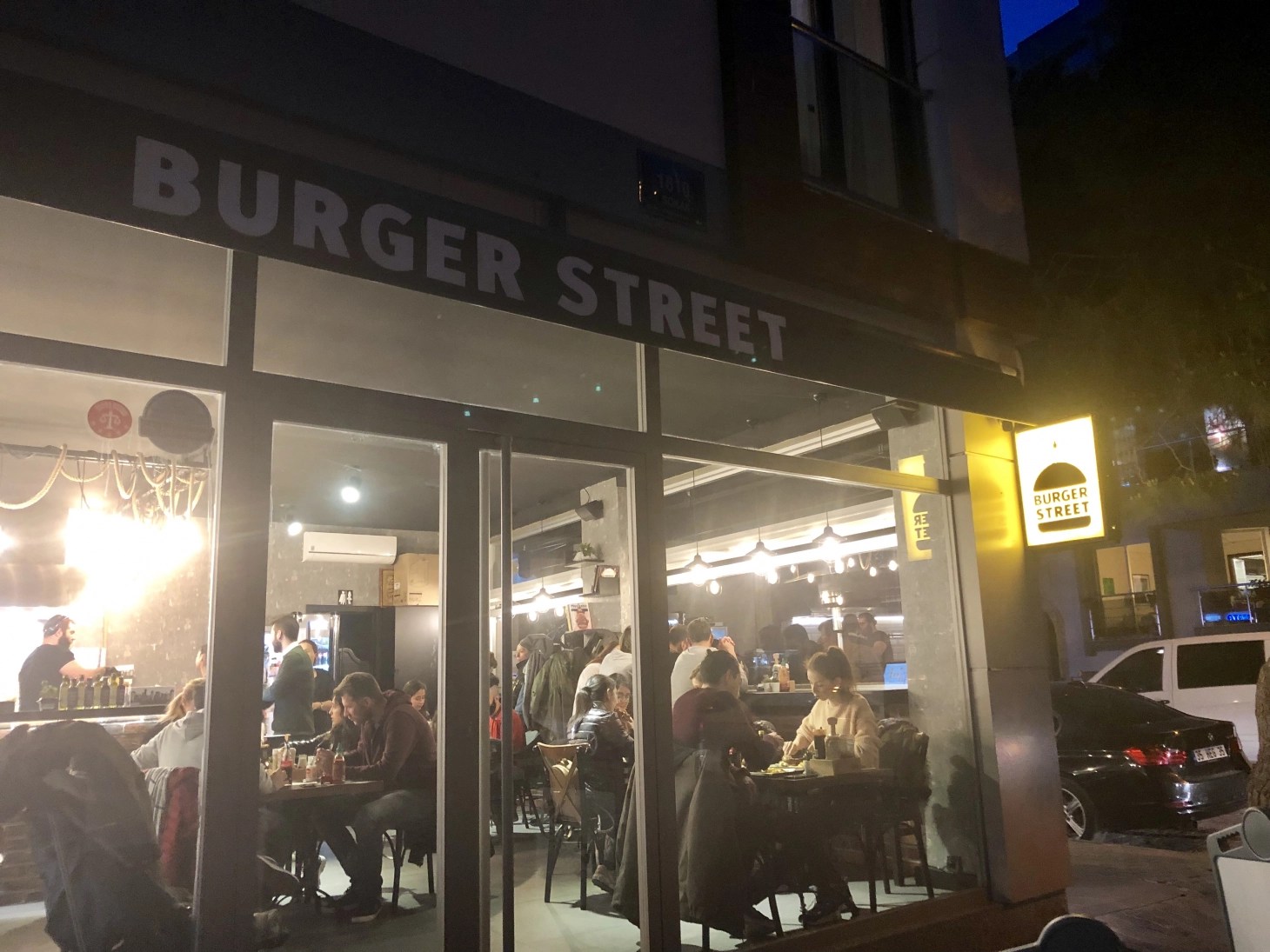 Burger Street İzmir Kısık Ateş