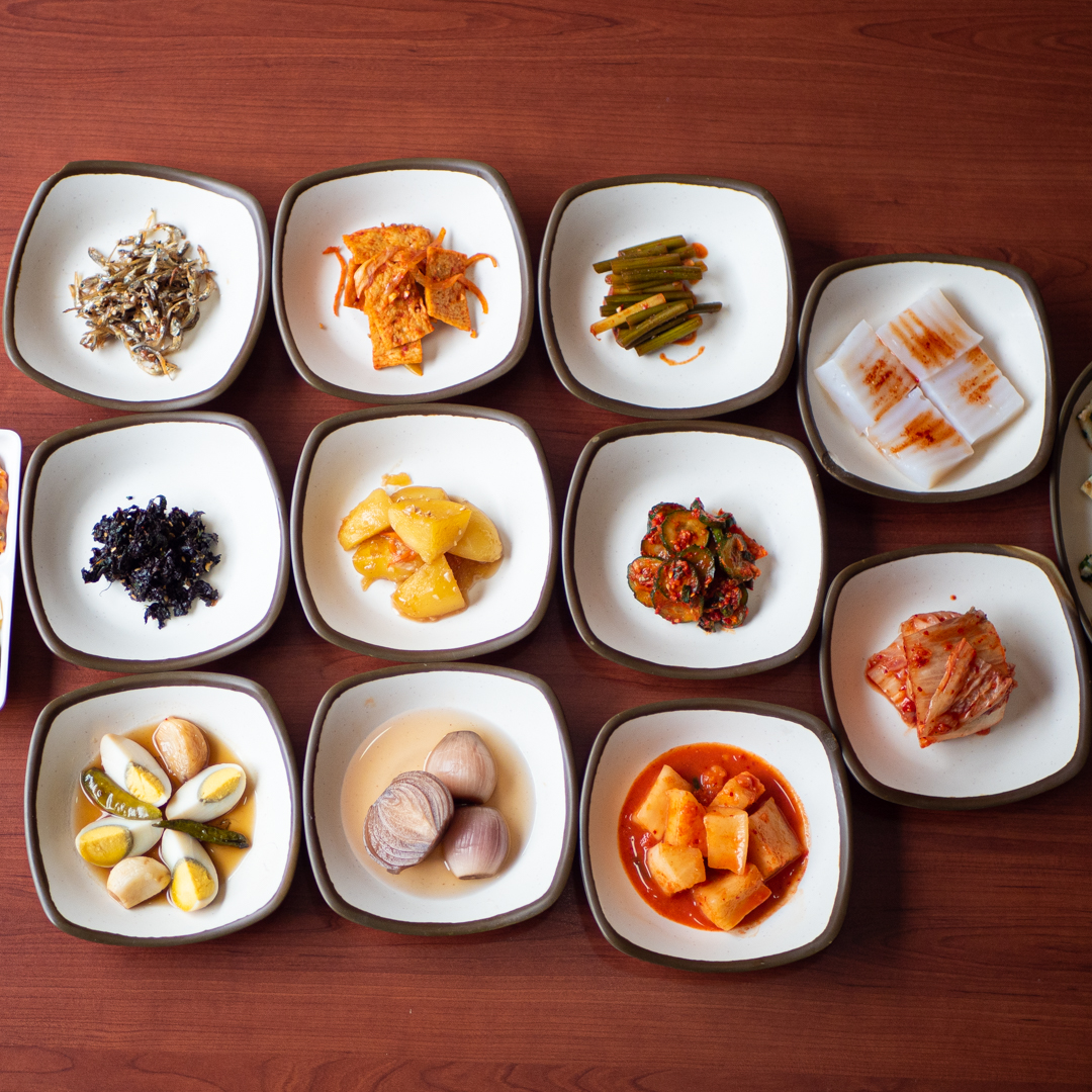 This Spot In Hartamas Has Fresh Whole Octopus Soup & Raw Oyster Wrap