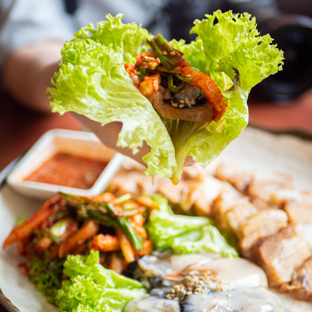 This Spot In Hartamas Has Fresh Whole Octopus Soup & Raw Oyster Wrap