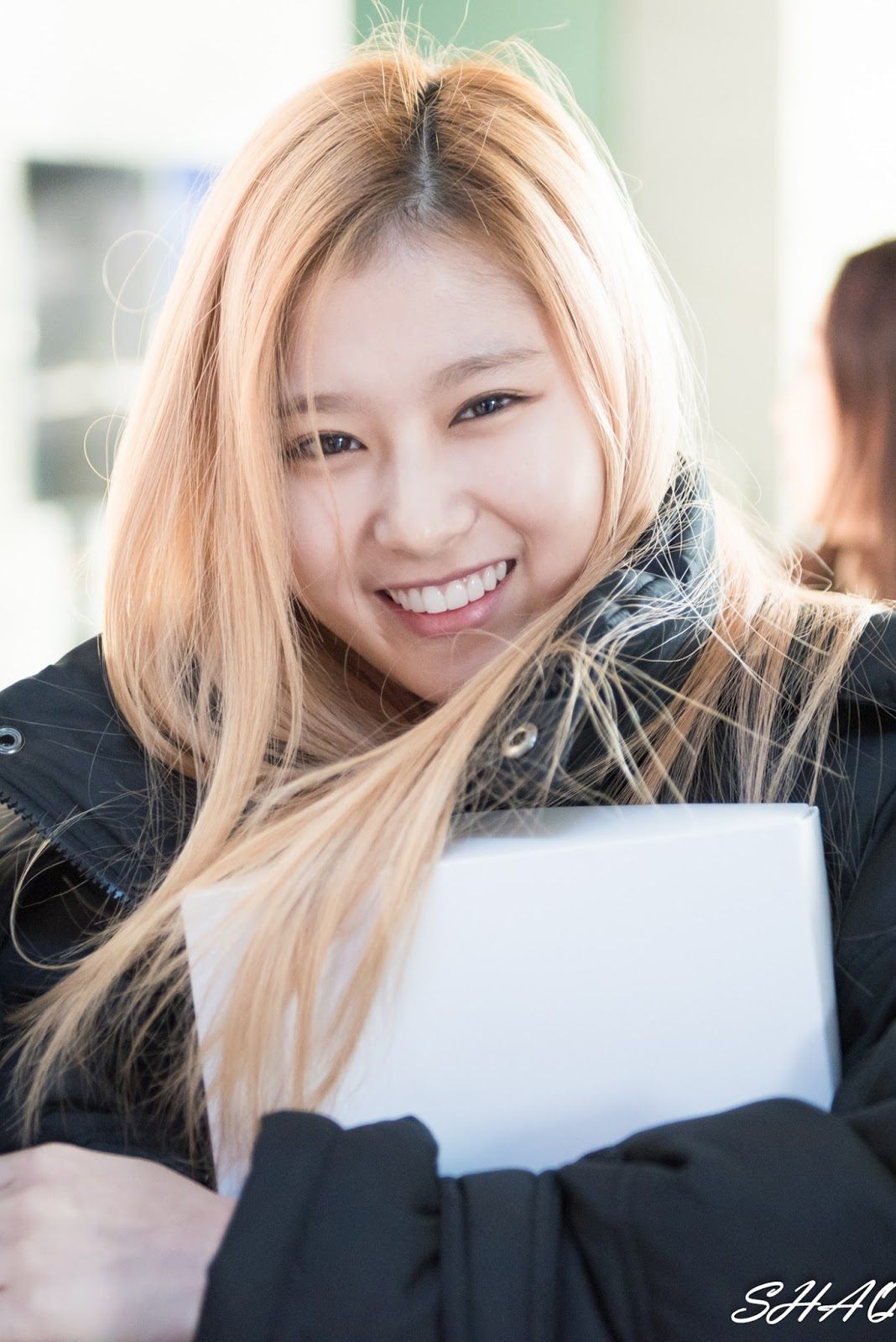 10 Times Sana Changed Her Hair Color Since Debut — Koreaboo