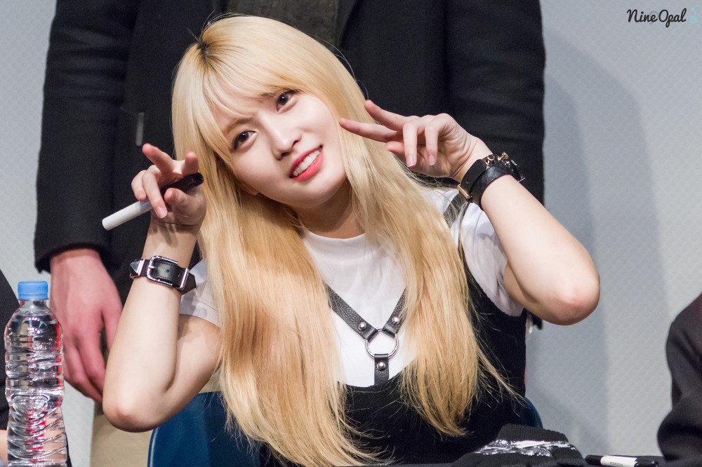 10 Idols Who Make Blonde Look Like Their Natural Hair Color