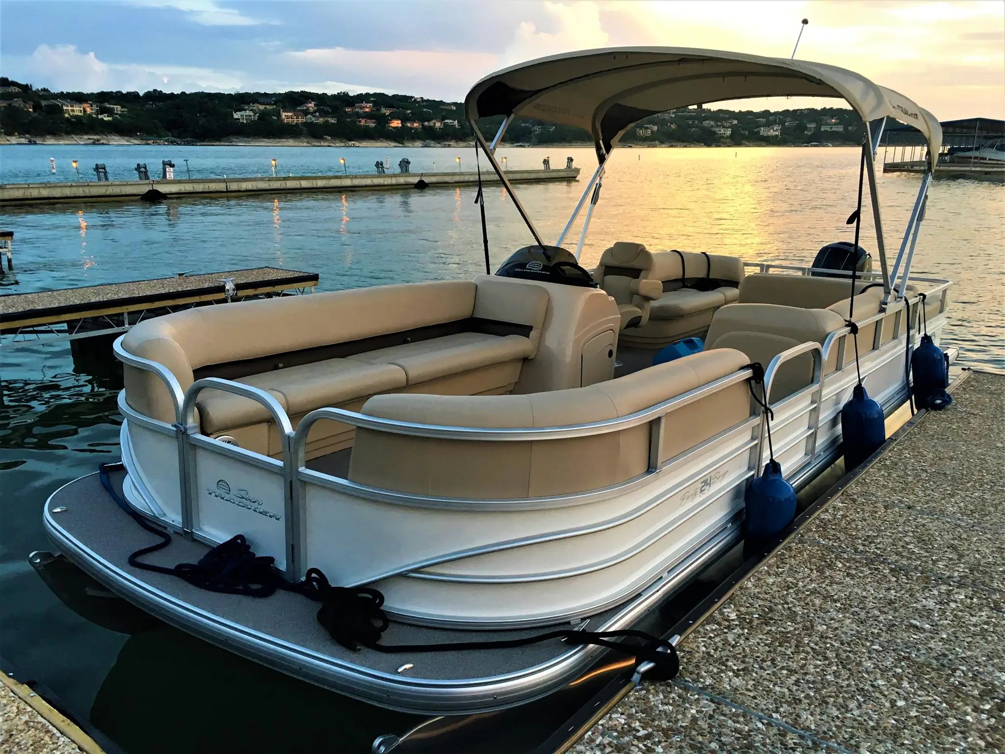 Splendo's Lake Austin and Lake Travis Boat Rentals LakeTravis