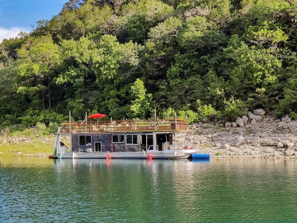 HouseboatYacht Nestled In A Lake Travis Cove LakeTravis