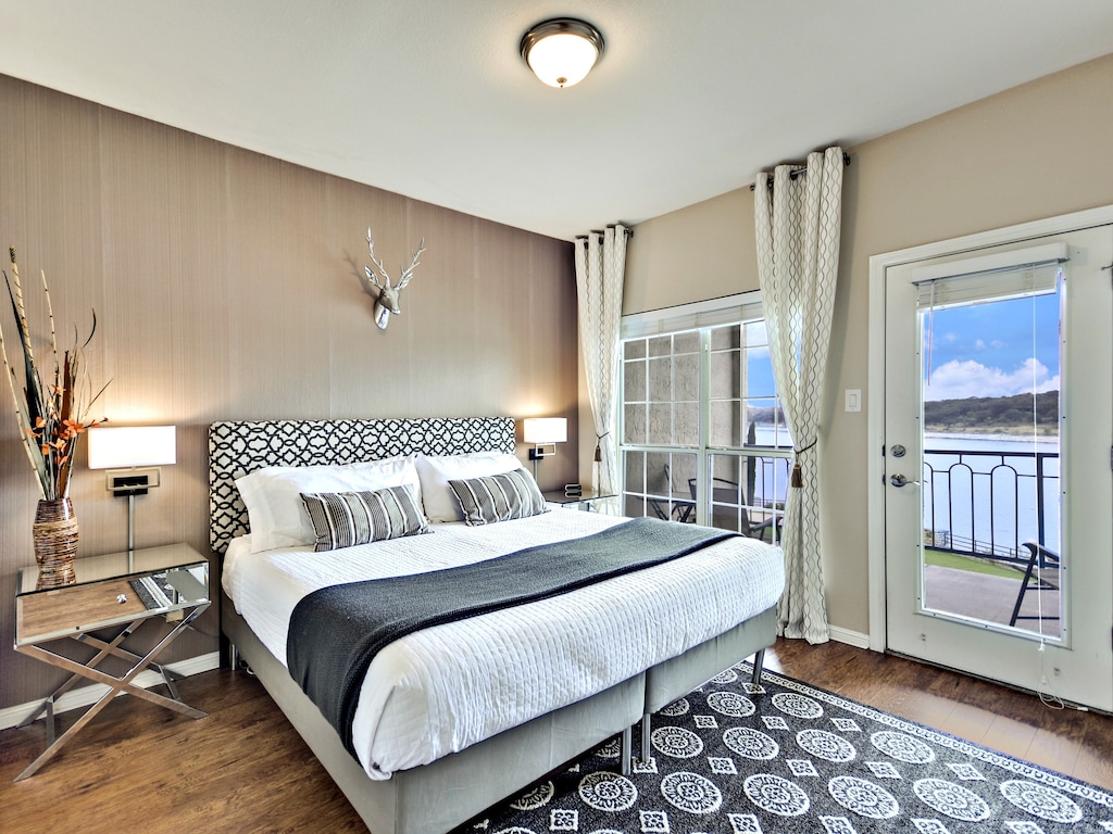 Lake View Lake Travis Island Condo!!! LakeTravis