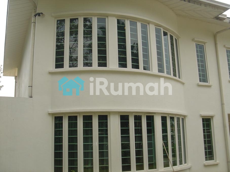 Unfurnished Room In House For Rent At Section 14, Petaling Jaya Land+