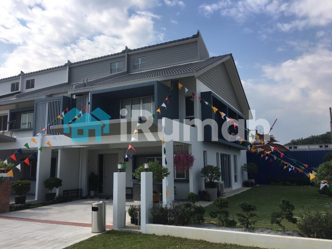 Unfurnished Terrace For Sale At Salak Perdana, Salak