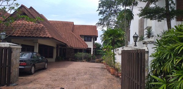 Fully Furnished Bungalow For Sale At SS19, Subang Jaya Land+