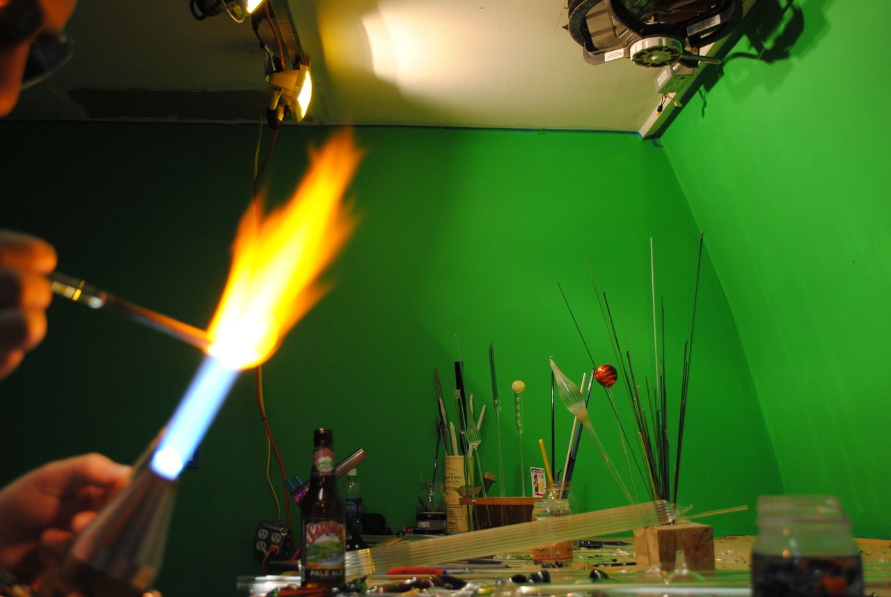 How To Blow A Pipe With Really Thick Glass Learn Glass Blowing