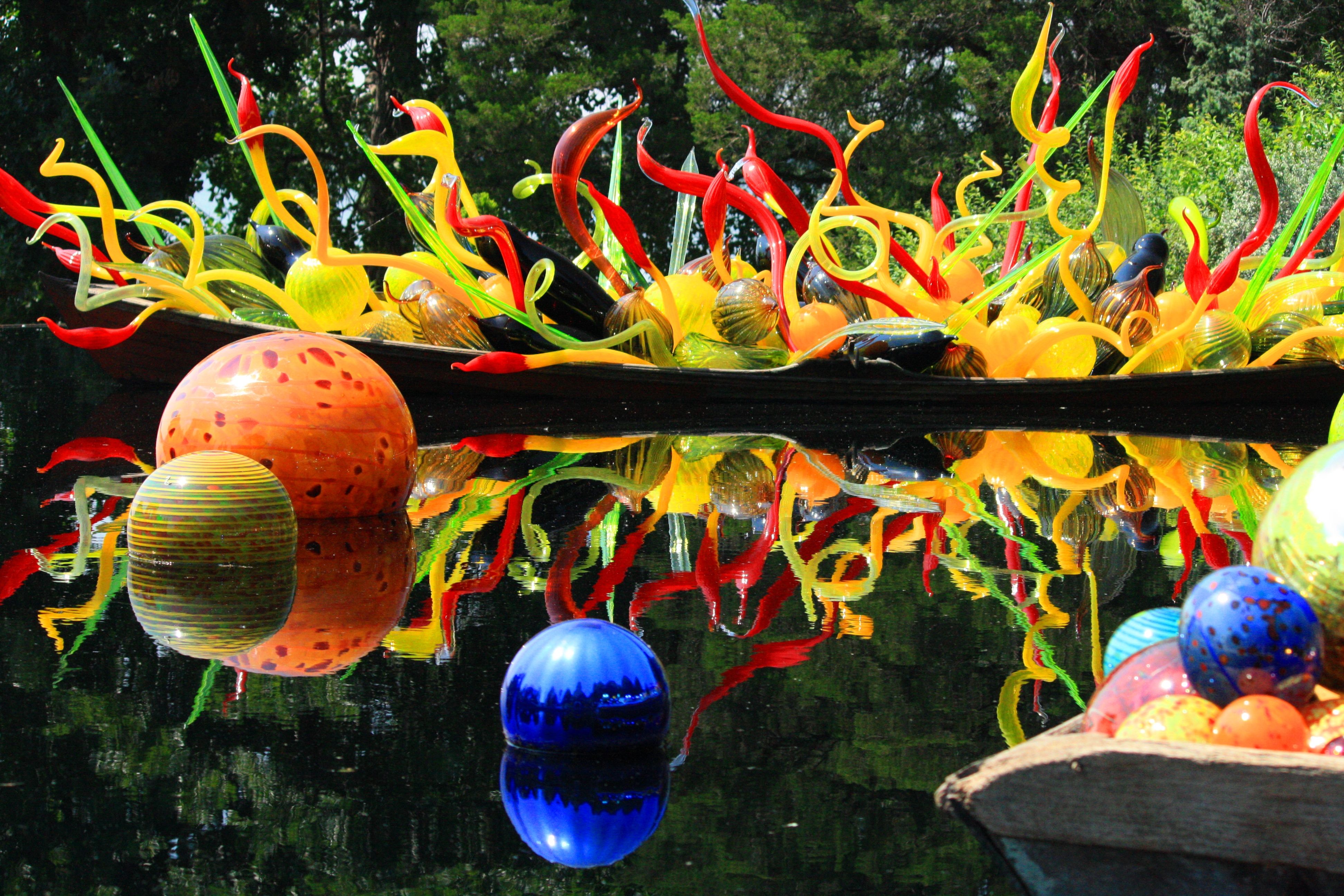 Chihuly Garden And Glass A Museum Of Blown Glass Sculptures In Seattle