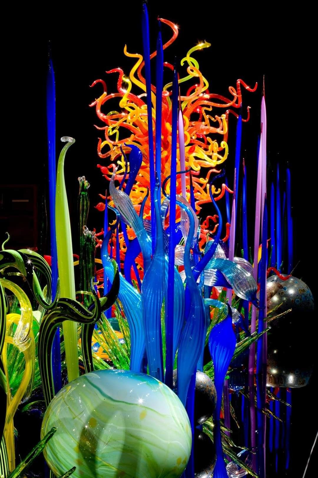 The Art Of Dale Chihuly How Does He Create Those Stunning Glass