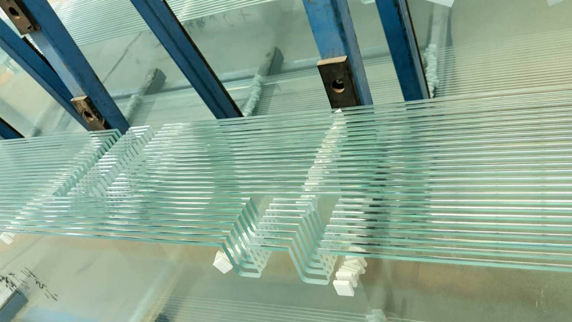 Toughened Glass Where To Find It And What To Look For Learn Glass