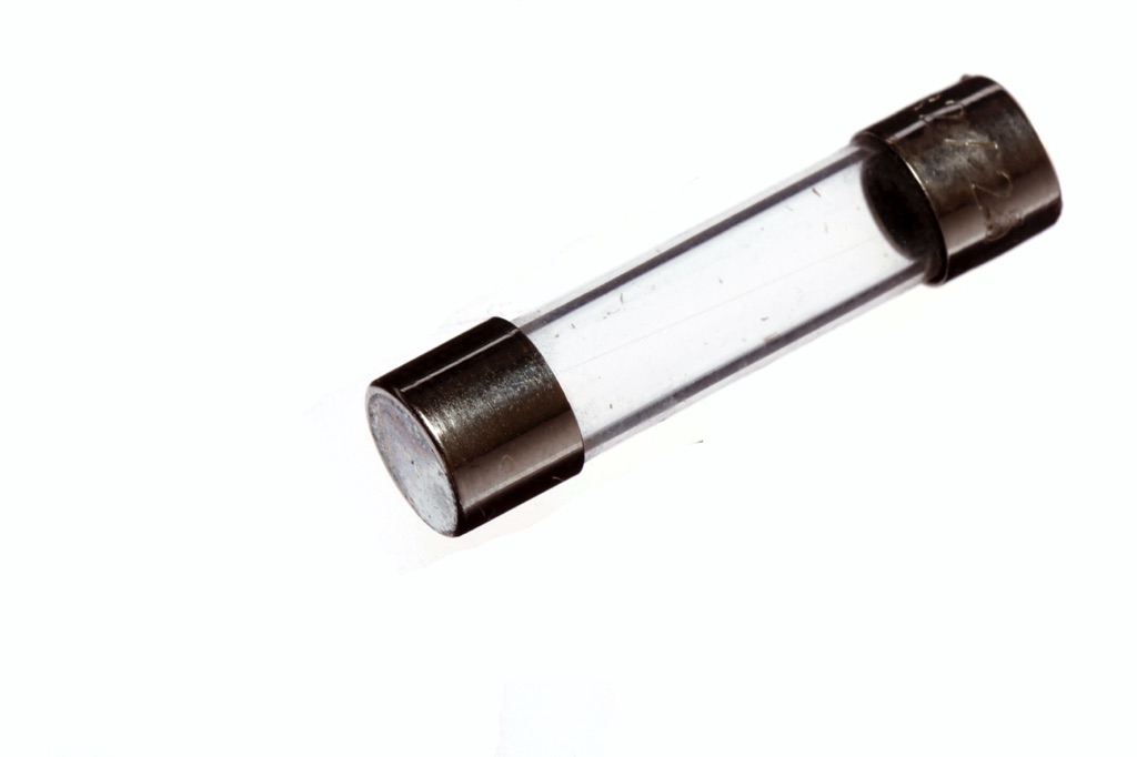 Can You Safely Use a Glass 30 Amp Fuse in Your Microwave? Learn Glass