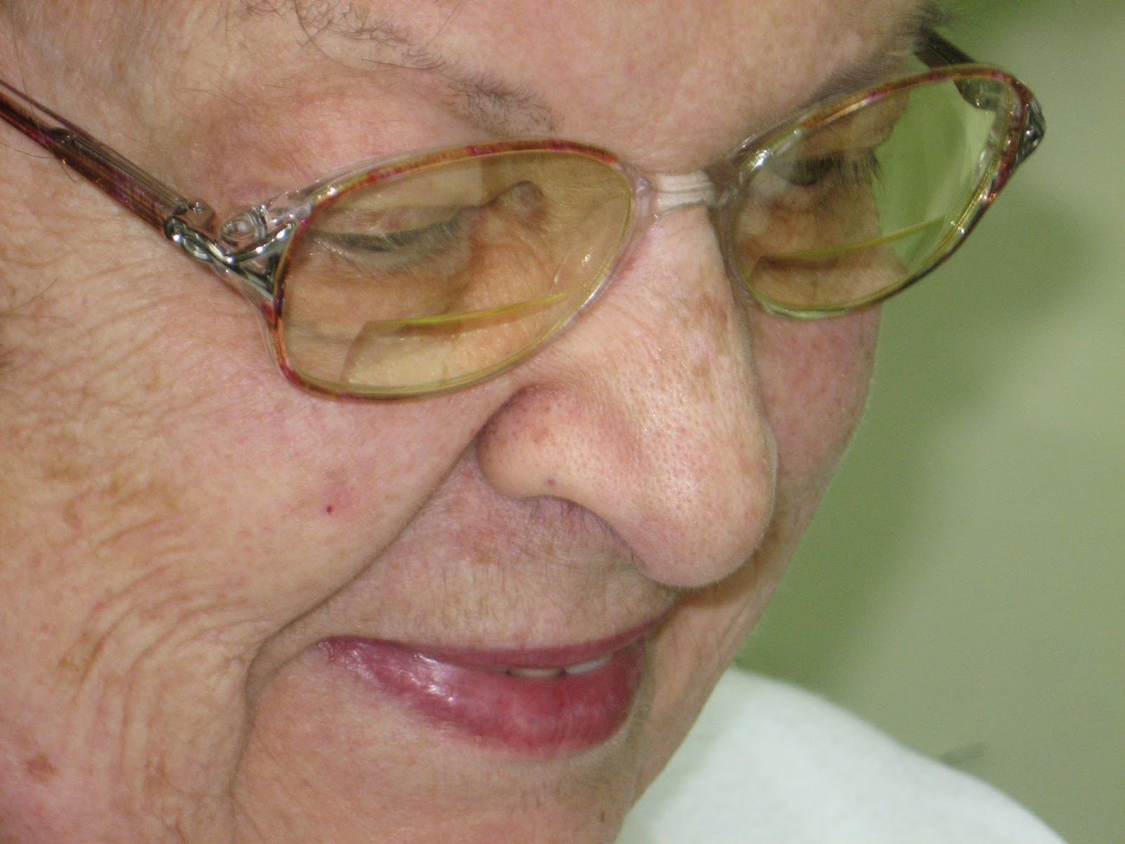 The Benefits Of Blue Tinted Glasses For Macular Degeneration Learn