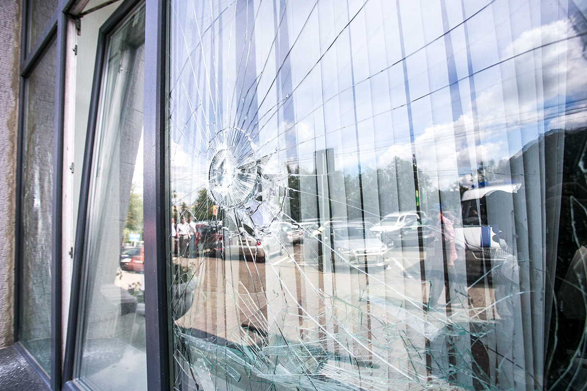 Cleaning Double Pane Glass Windows Materials Techniques And Tips For A StreakFree Finish