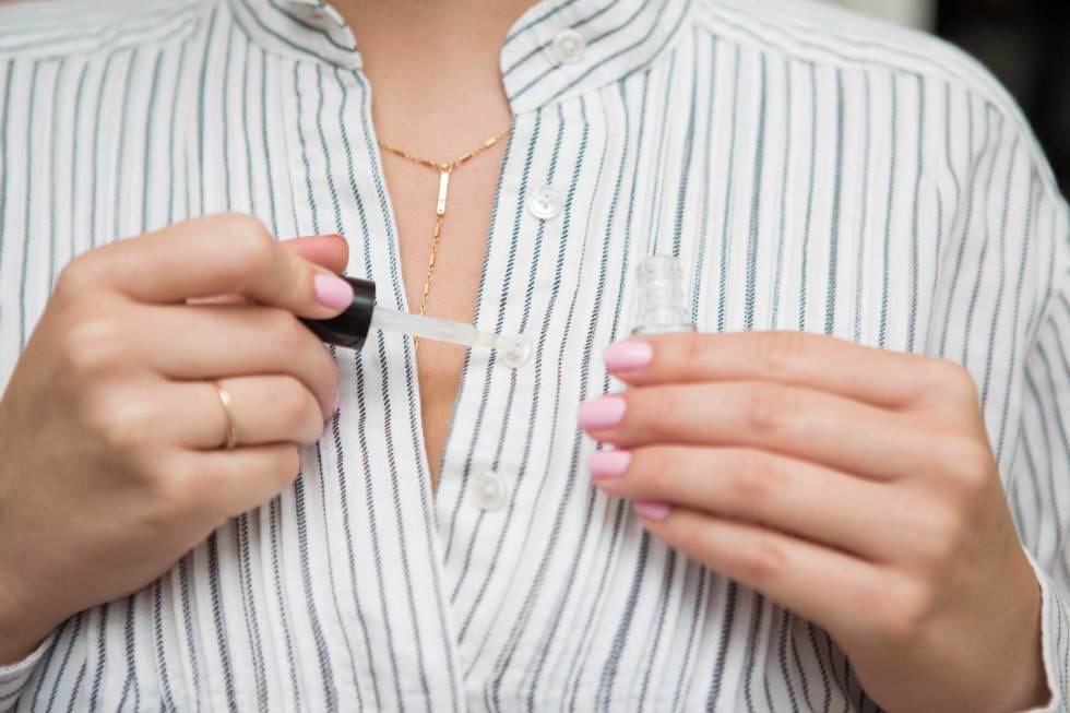 20 Genius Hacks to Repair Damaged Clothing