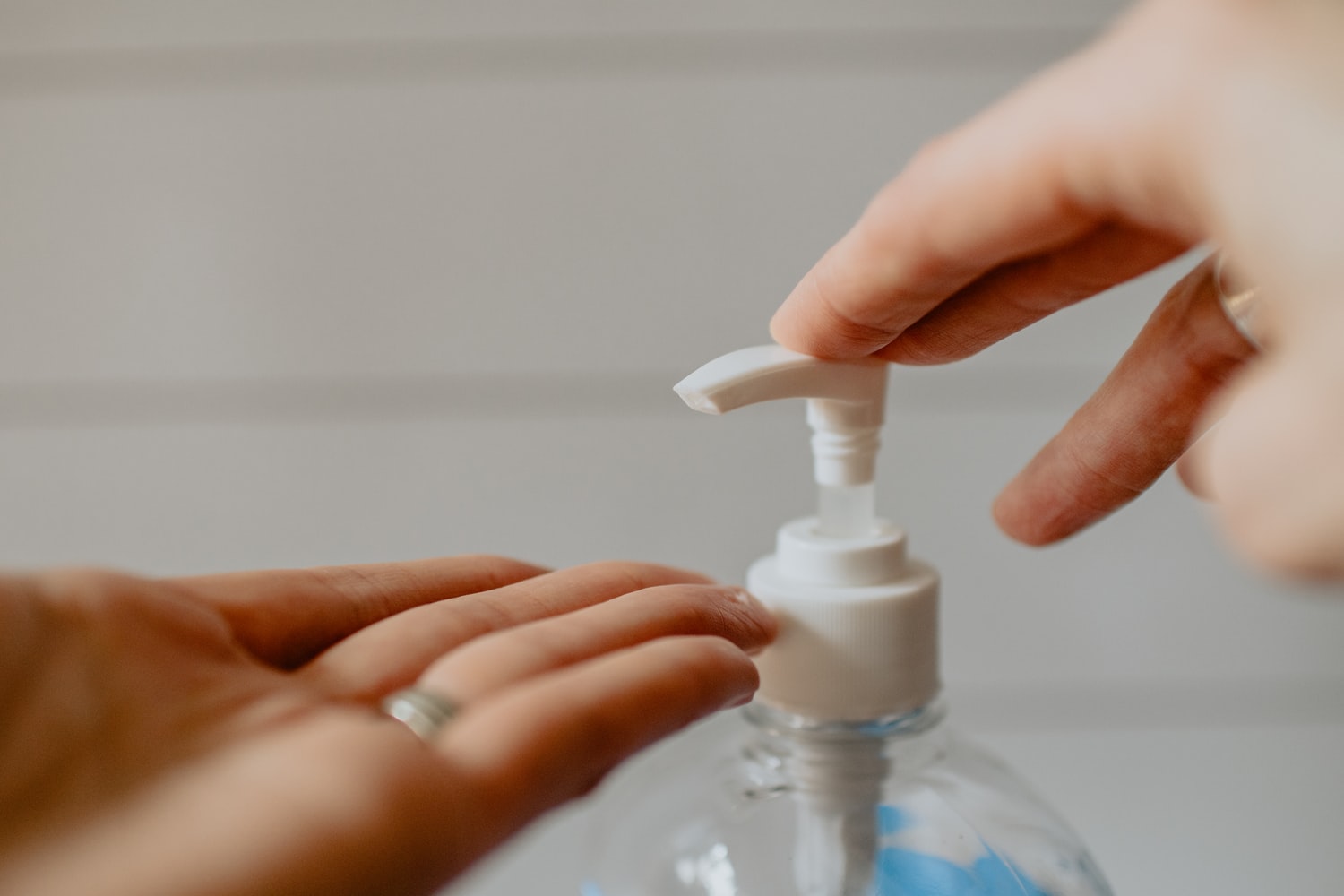 5 Reasons Why Overusing Hand Sanitizer Isn't Good For You LifeHack