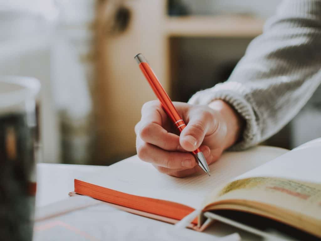 How to Create a Habit of Writing in a Journal Lifehack