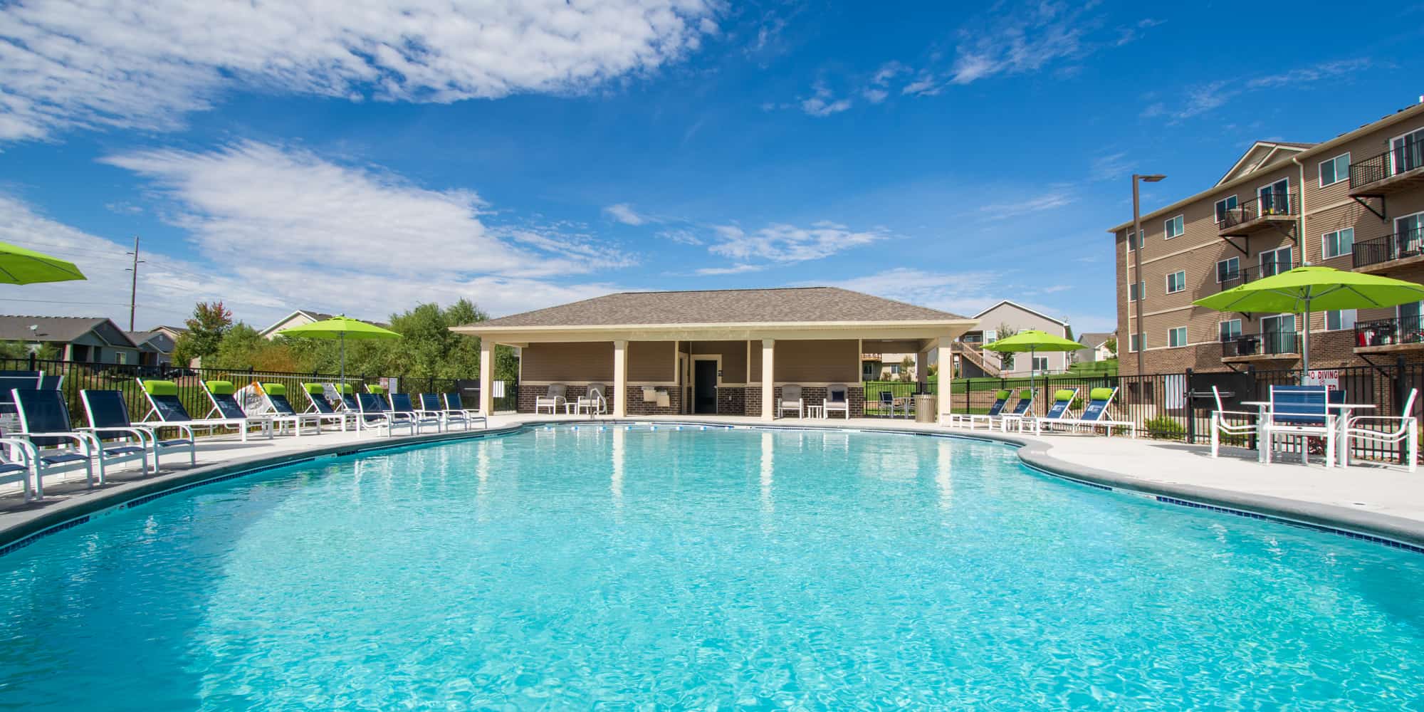 Walnut Lake Apartments Live BH