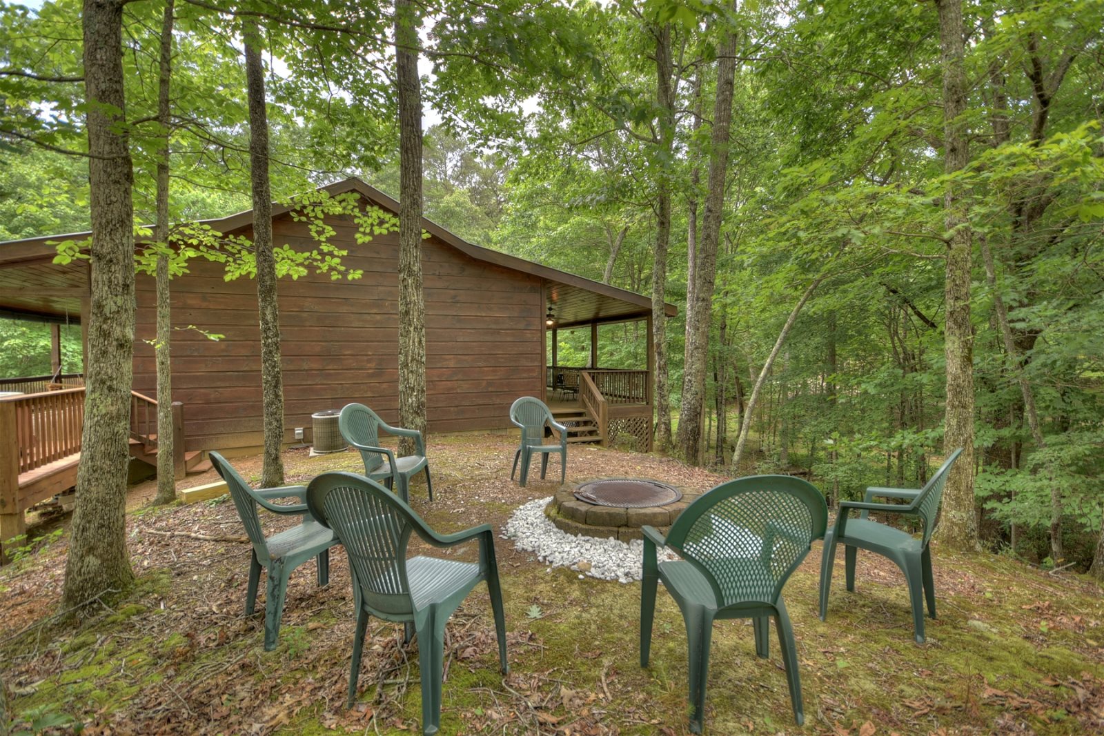 Ole Bear Paw Cabin in Blue Ridge North GA Cabin Rental