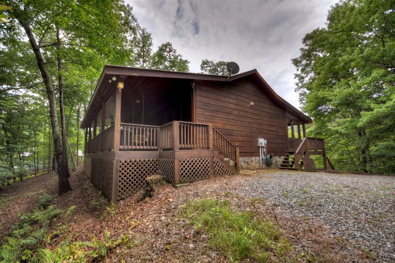 Ole Bear Paw Cabin in Blue Ridge North GA Cabin Rental
