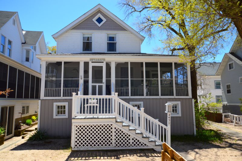 Odessa Cottage Macatawa, MI Vacation Rental