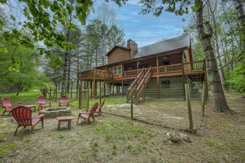 Hemptown Hideaway in Mineral Bluff Willow Creek Rentals