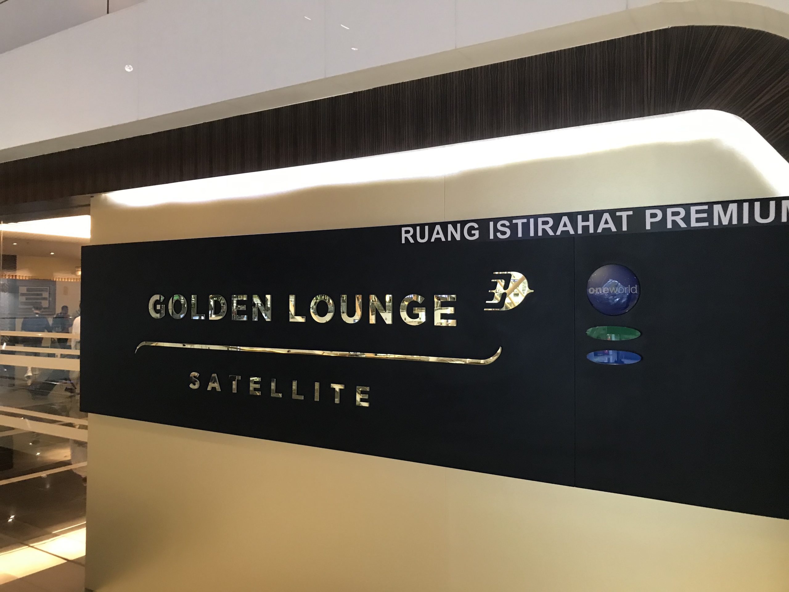 klia lounge credit card Jonathan Cornish