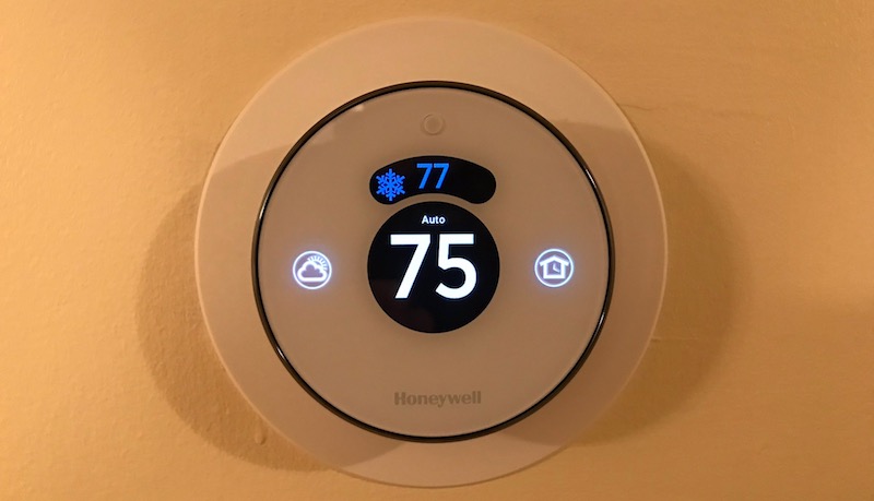Review Honeywell's 199 Lyric Round Thermostat Features a NestLike