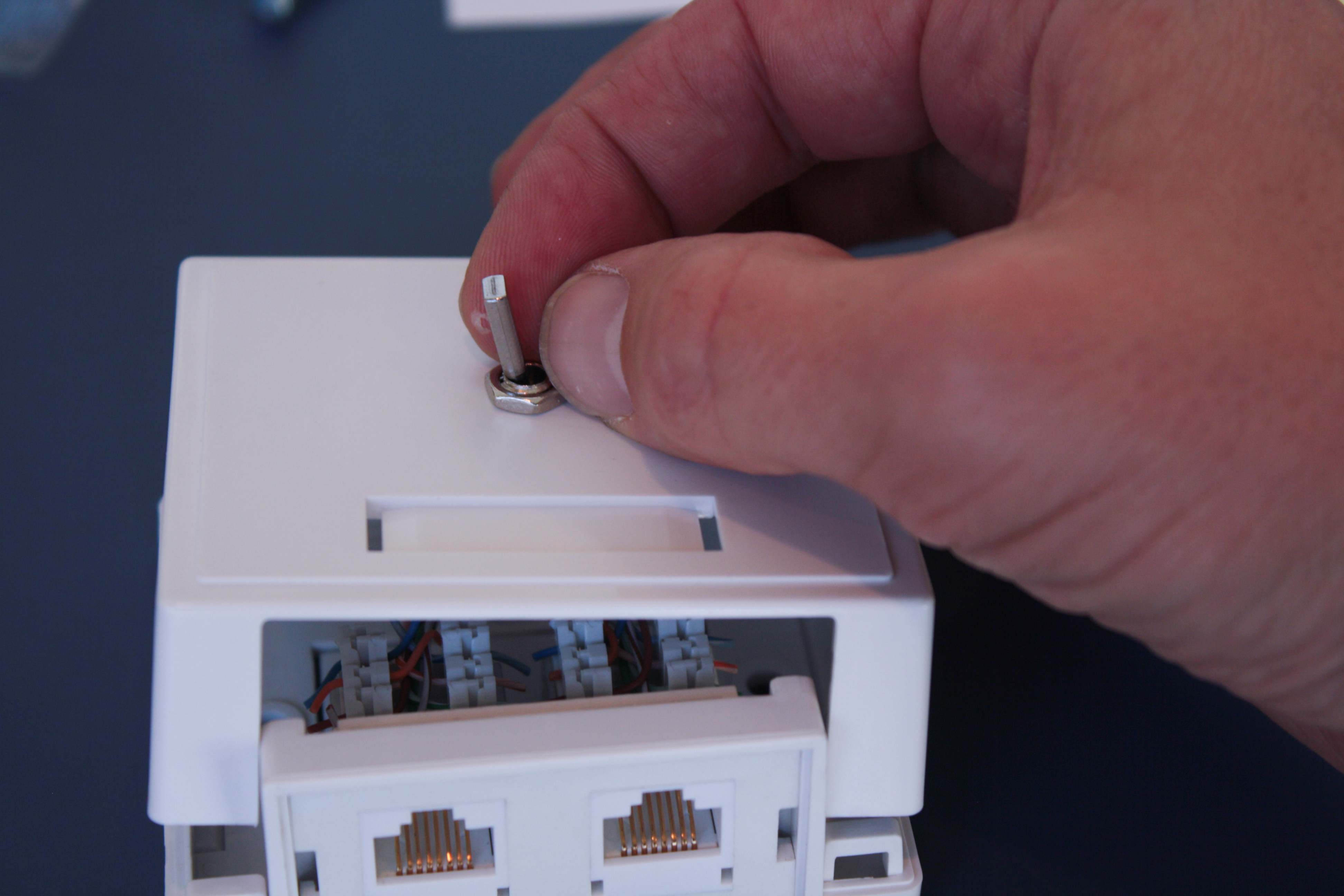 Build an Internet Kill Switch - Make: