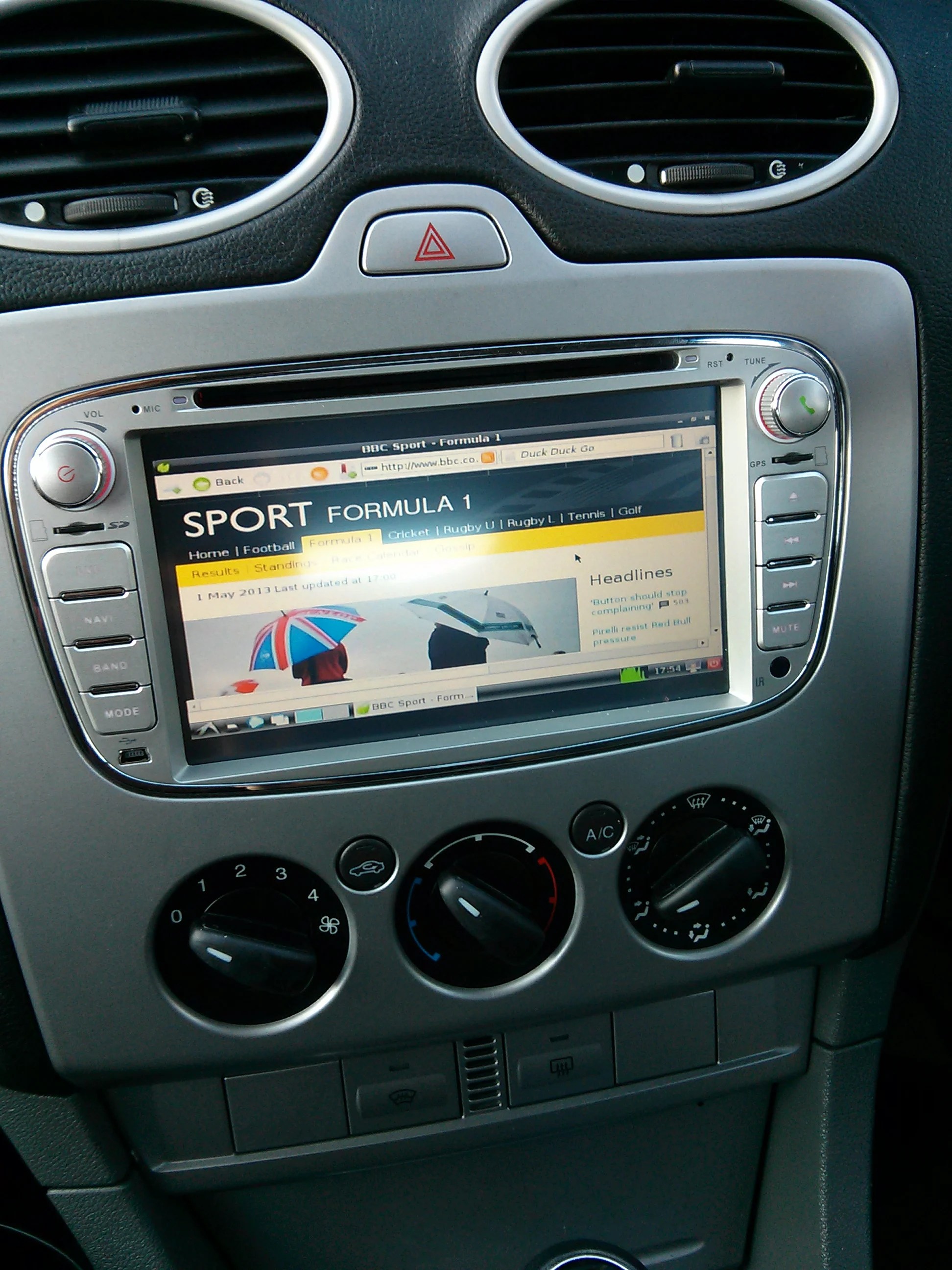 Add a Computer to Your Car with a Raspberry Pi Make