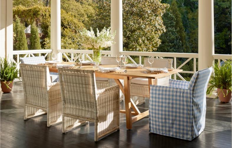 outdoor dining chairs in black