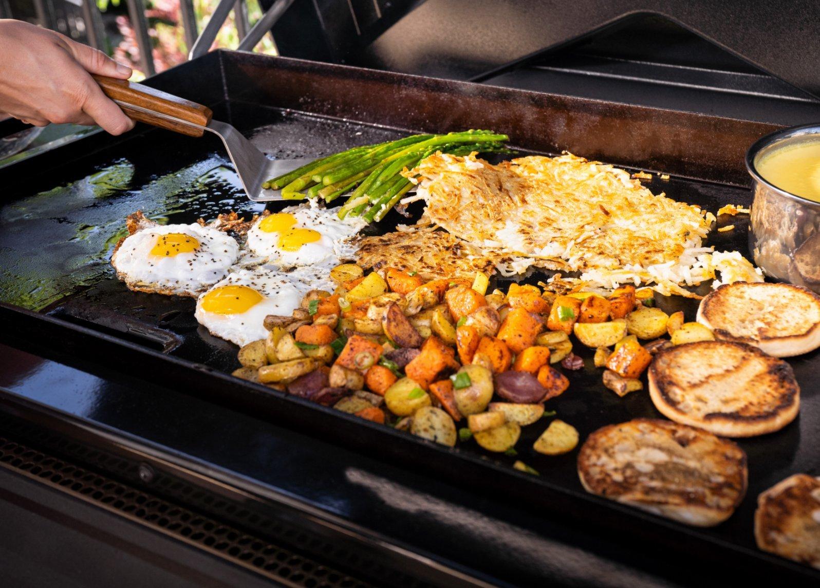 6 Ways To Make Eggs On A Griddle Traeger
