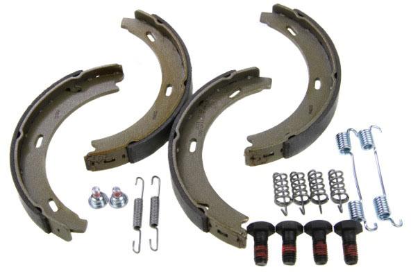 Pagid Hand Brake Shoe Set Halfords UK