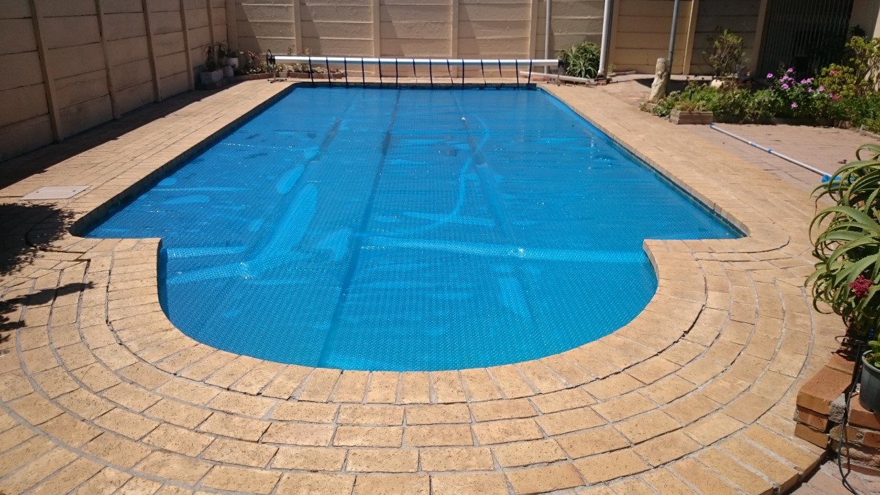 The Benefits Of Solar Pool Covers Metro Swim