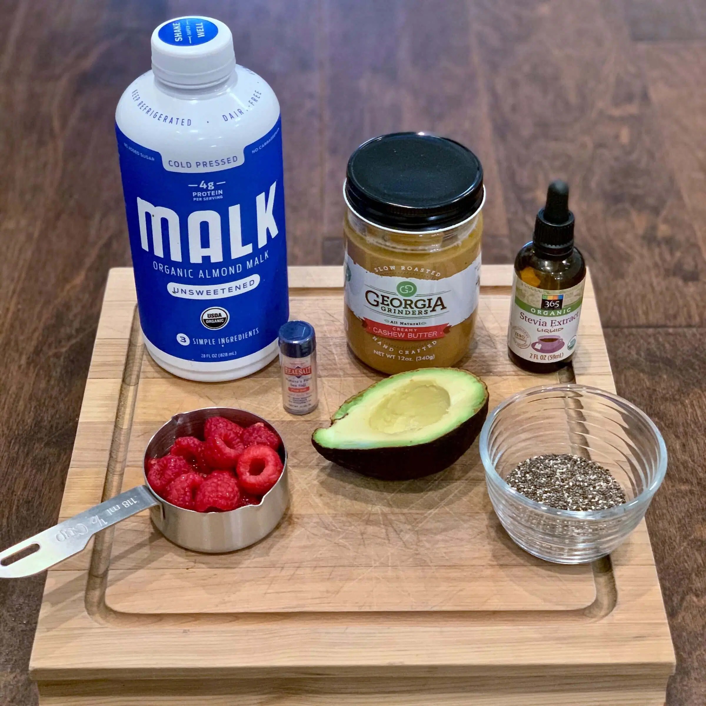 Keto Smoothies & Protein Shakes [My Favorite 15 Recipes]