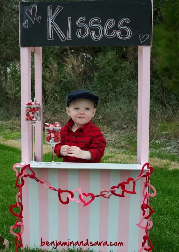 18 DIY Kissing Booth Ideas For Parties Mint Design Blog