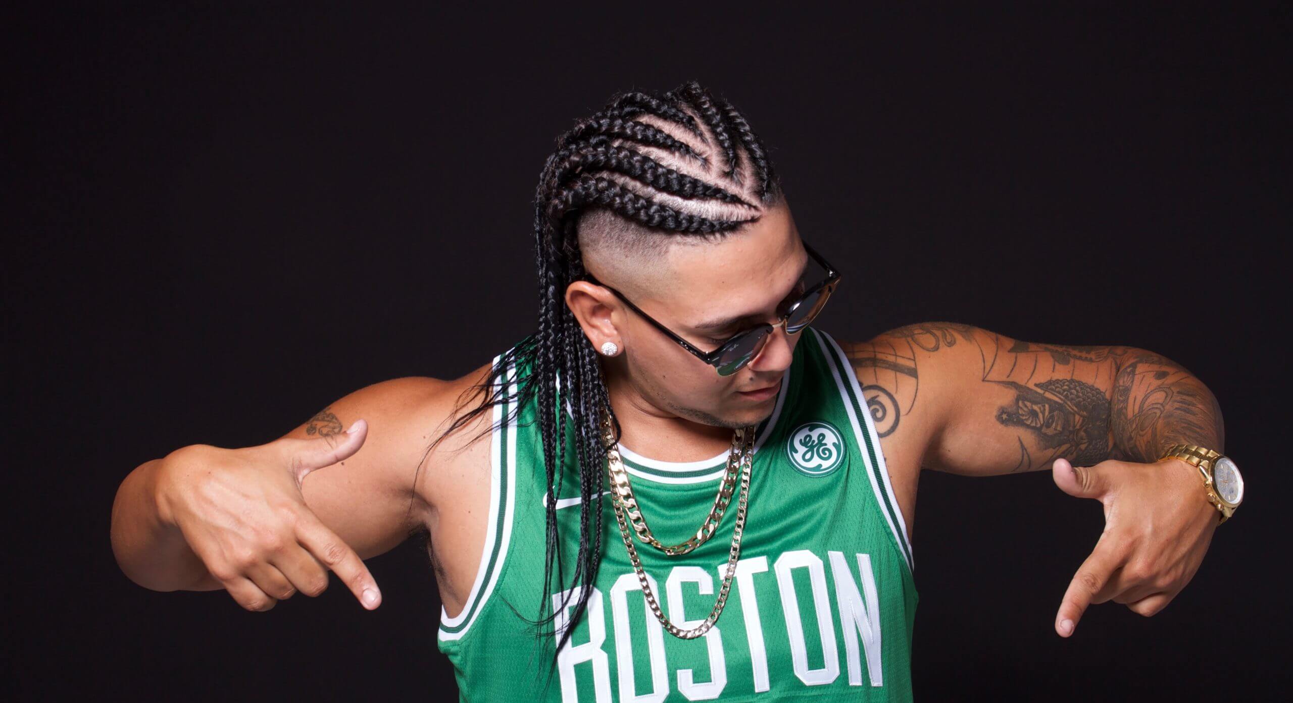 Reserva un vídeo personalizado del cantante Jake Williams en Mocítox