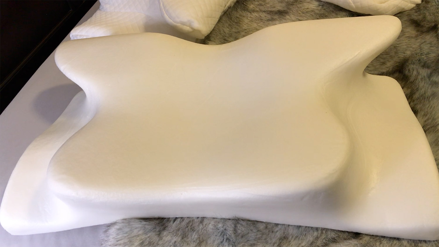 Zamat Butterfly Shaped Cervical Memory Foam Pillow review weird but