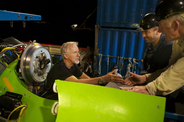 james Cameron mariana trench, james cameron dive science, how does james cameron�s dive help science, effects of james cameron�s dive, mariana trench dive, deep sea life, deep sea news, james cameron dive news