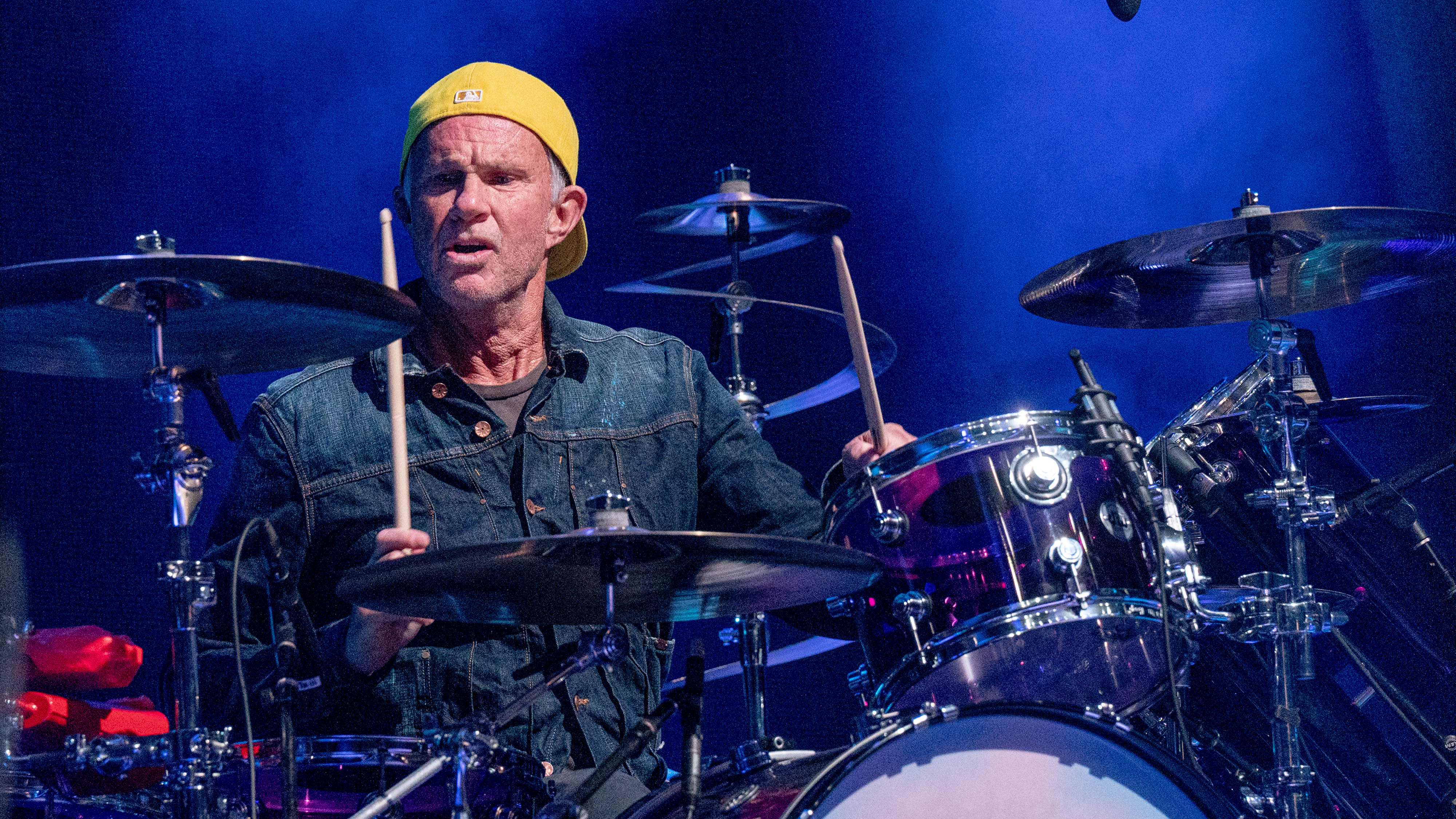 Eddie Vedder plays Prince, REM, Kings Of Leon and Pretenders covers