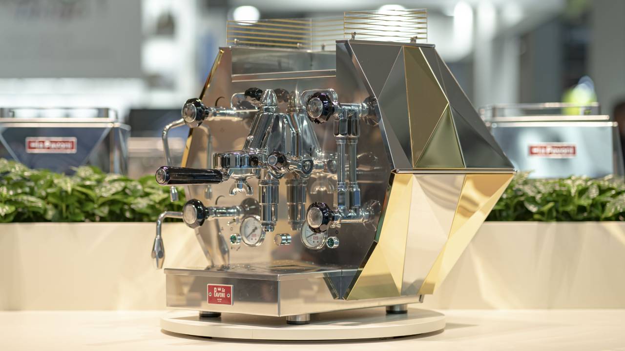 The Smeg La Pavoni Diamantina is the fanciest coffee machine I’ve ever