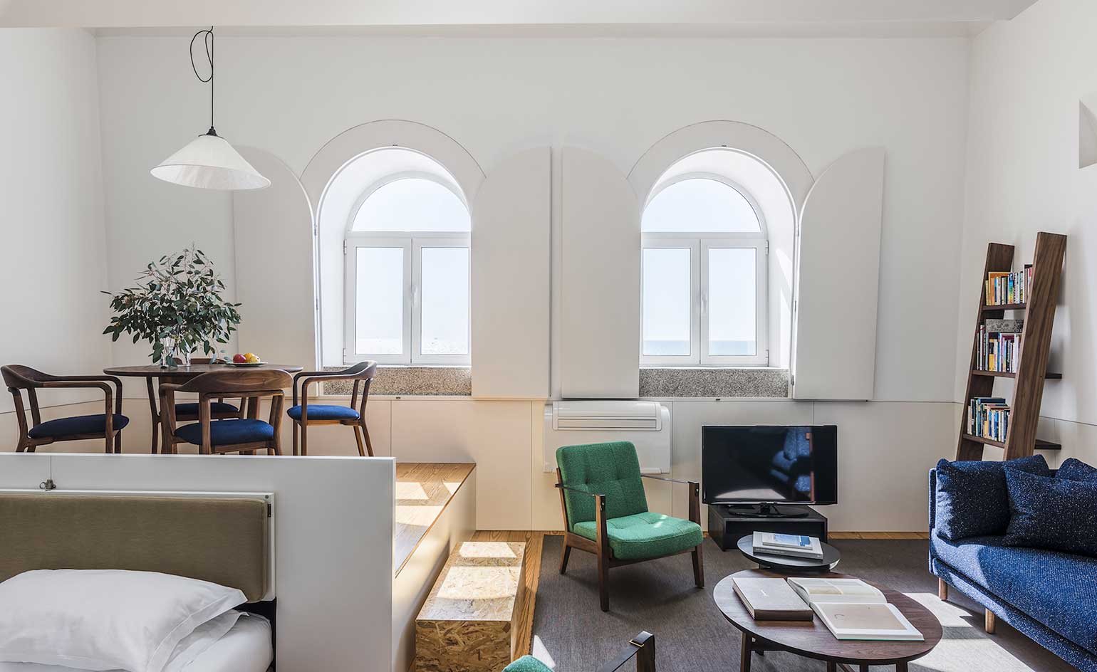 Flattered Apartments by De La Espada Wallpaper