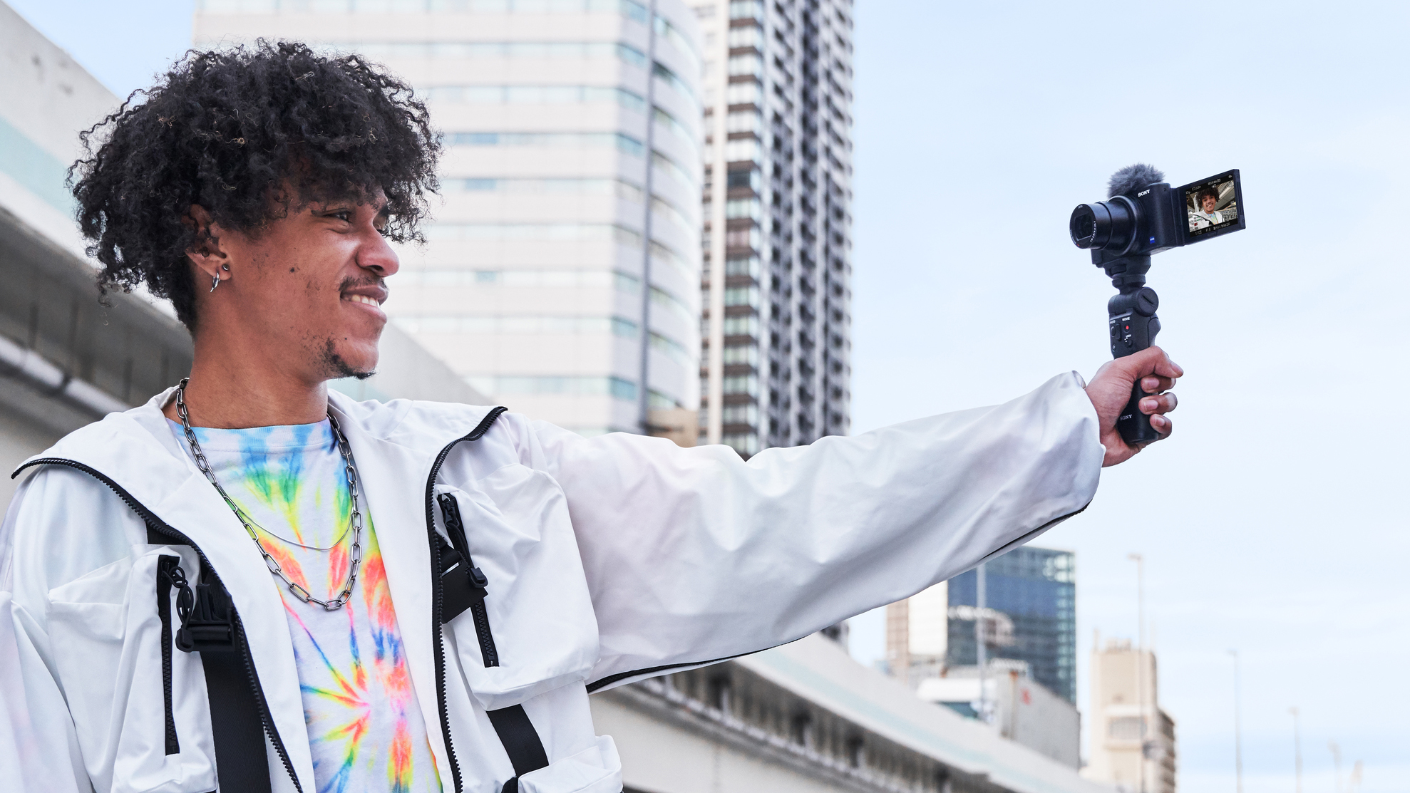 Bestäuber Satire Talent youtube kanalı için kamera Bart Akzent Vorbei