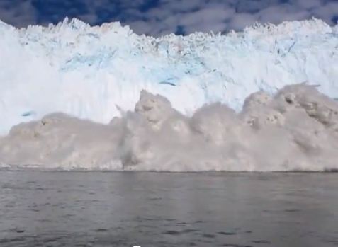 A large wave formed by a disintegrating Greenland glacier nearly capsized the boat Jens Møller was on.