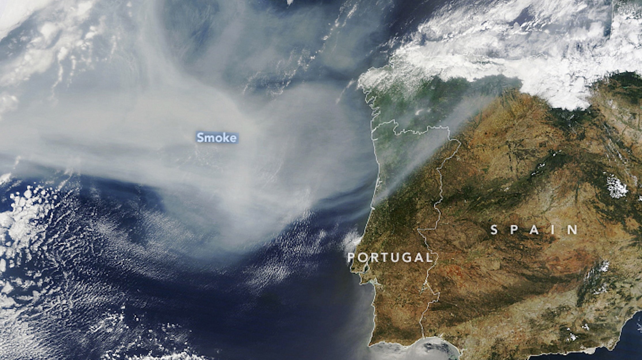 Canadian wildfire smoke chokes US midwest, reaches Europe (satellite