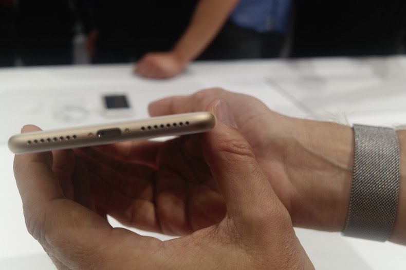 Samsung phones could remove 3.5mm headphone jack What HiFi?