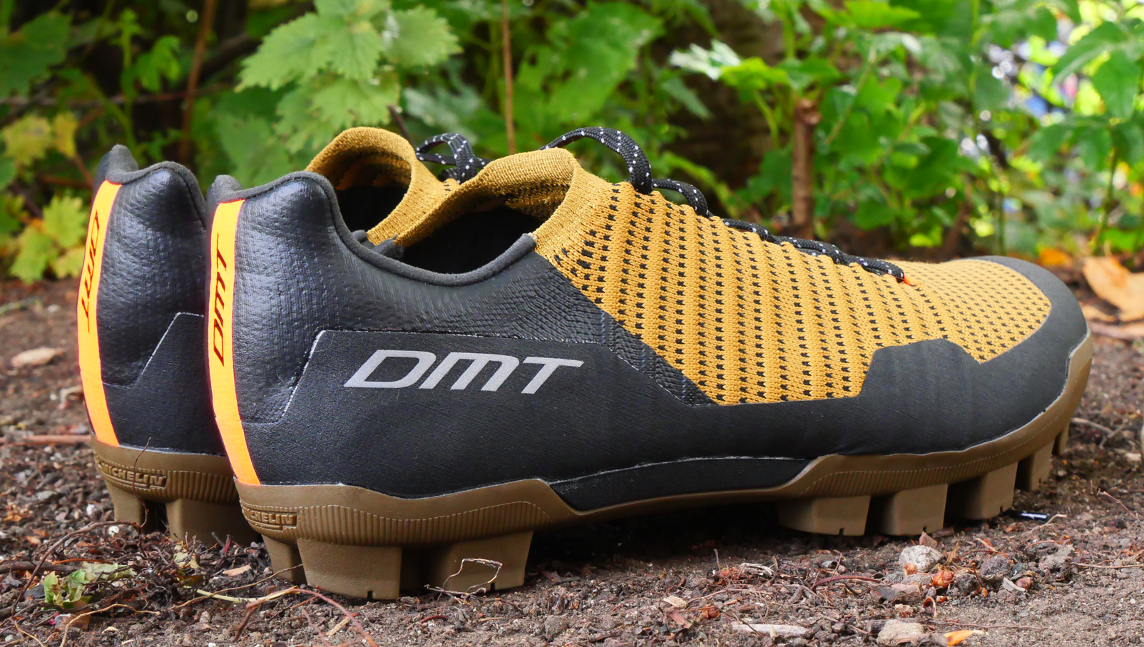 DMT GK1 gravel shoe review stylish knitted offroad kicks Bike Perfect
