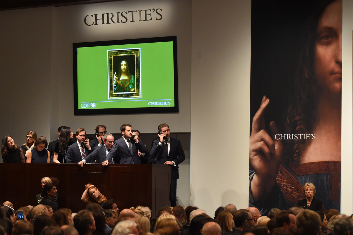 Christie&rsquo;s employees take bids for Leonardo da Vincis &ldquo;Salvator Mundi&rdquo; at Christie&rsquo;s New York on Nov. 15, 2017.