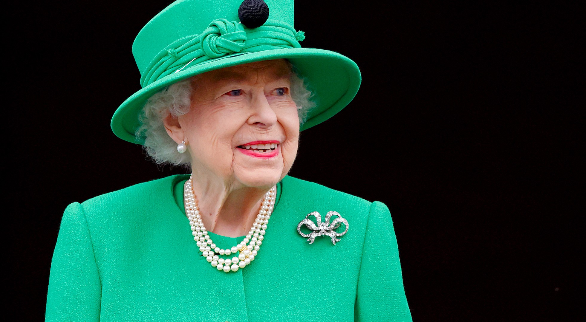 What Are The Brooches The Queen Wears
