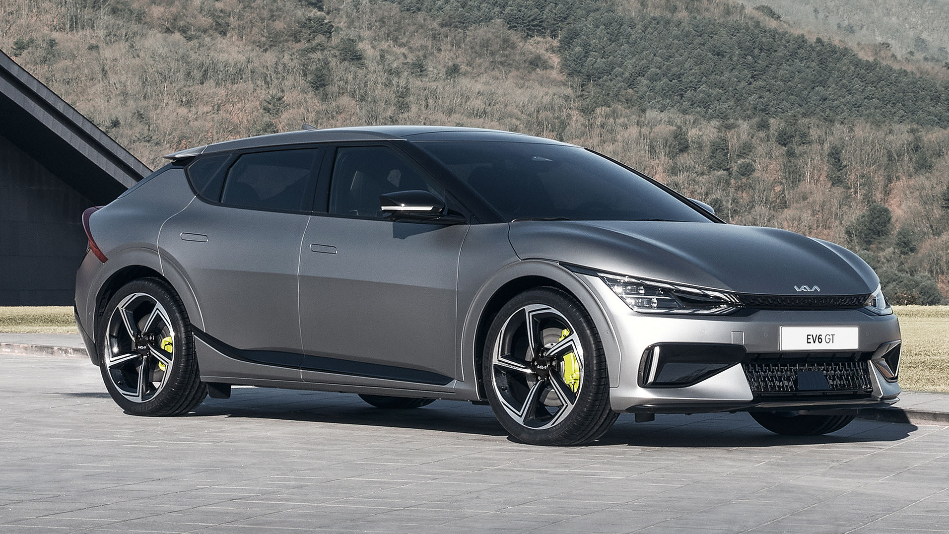 Kia EV6 electric car beats Porsche, Ferrari and in drag race TechRadar